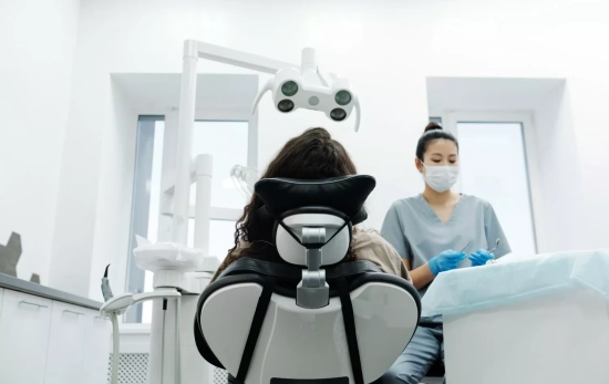 Una persona en el dentista / PEXELS Una persona en el dentista / PEXELS