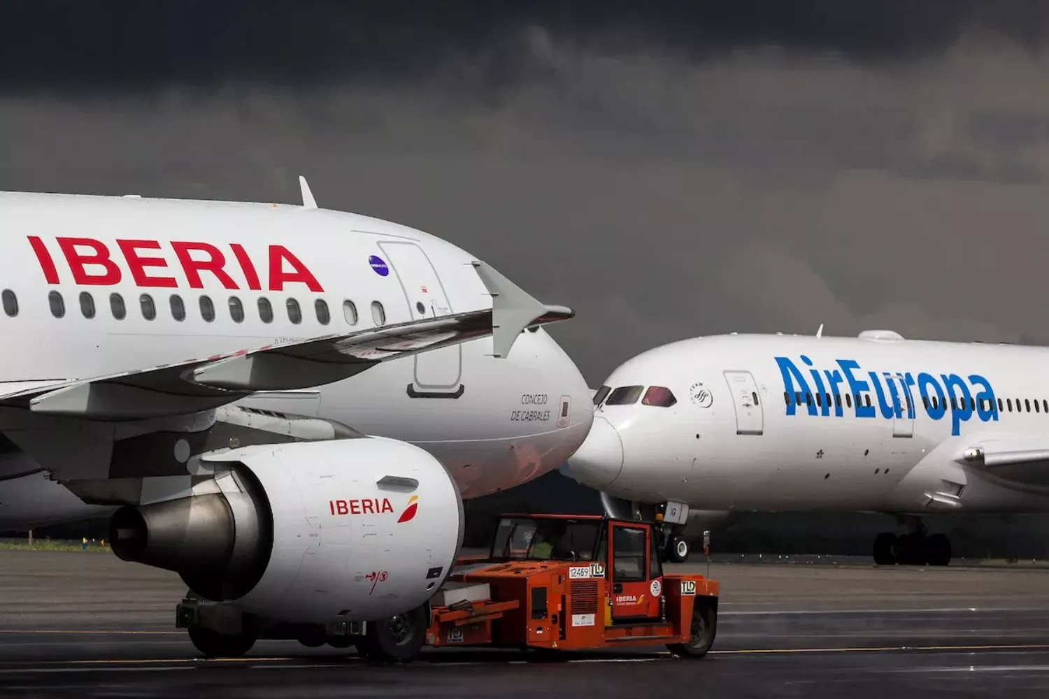Aviones de Iberia y de Air Europa / EFE
