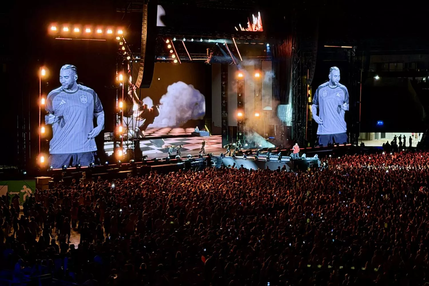Concierto de Don Omar en el Estadi Olímpic Lluís Companys   CONSUMIDOR GLOBAL