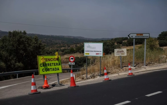 Cortes de tráfico a la altura de Almorox por el incendio forestal / EP
