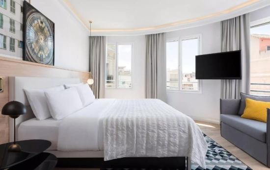 Una habitación del hotel Le Méridien Barcelona / BOOKING Una habitación del hotel Le Méridien Barcelona / BOOKING