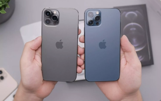 Dos iPhone / UNSPLASH Dos iPhone / UNSPLASH