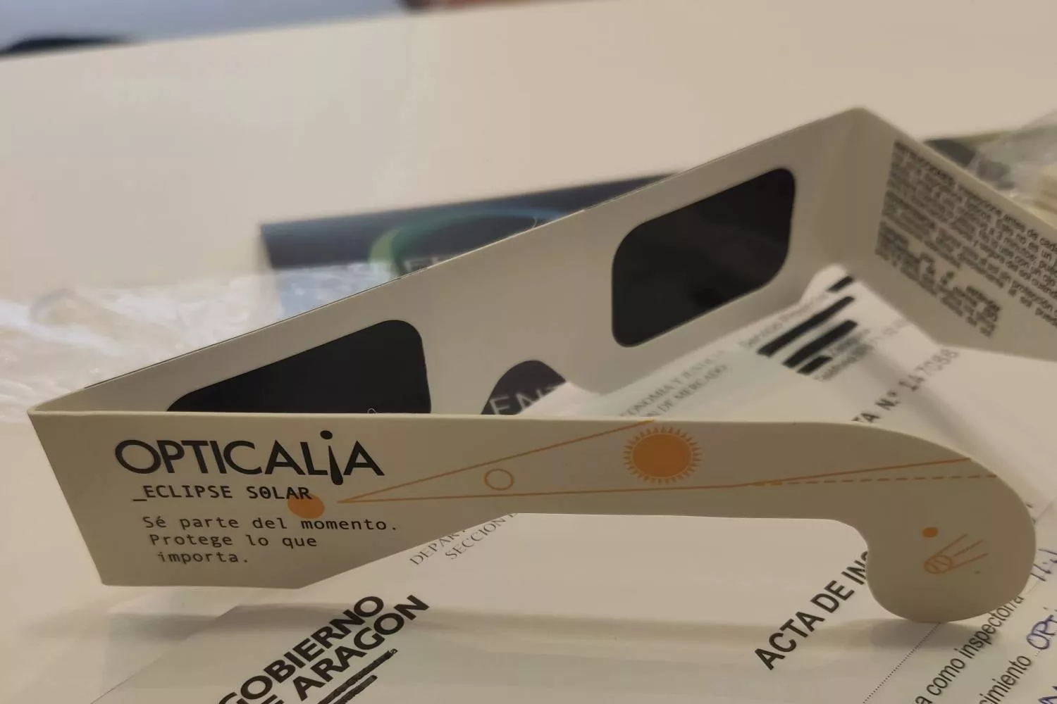 Gafas de Opticalia para ver el eclipse solar   FACUA