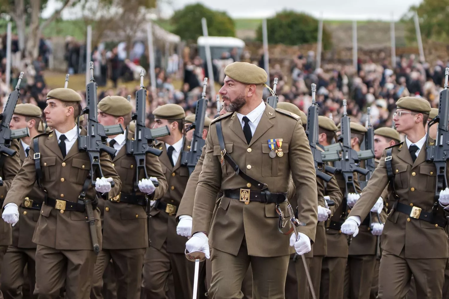 Acto de juramento ante la bandera del personal de militares de tropa del ejército de tierra en Cáceres, Extremadura / JAVIER CINTAS - EP
