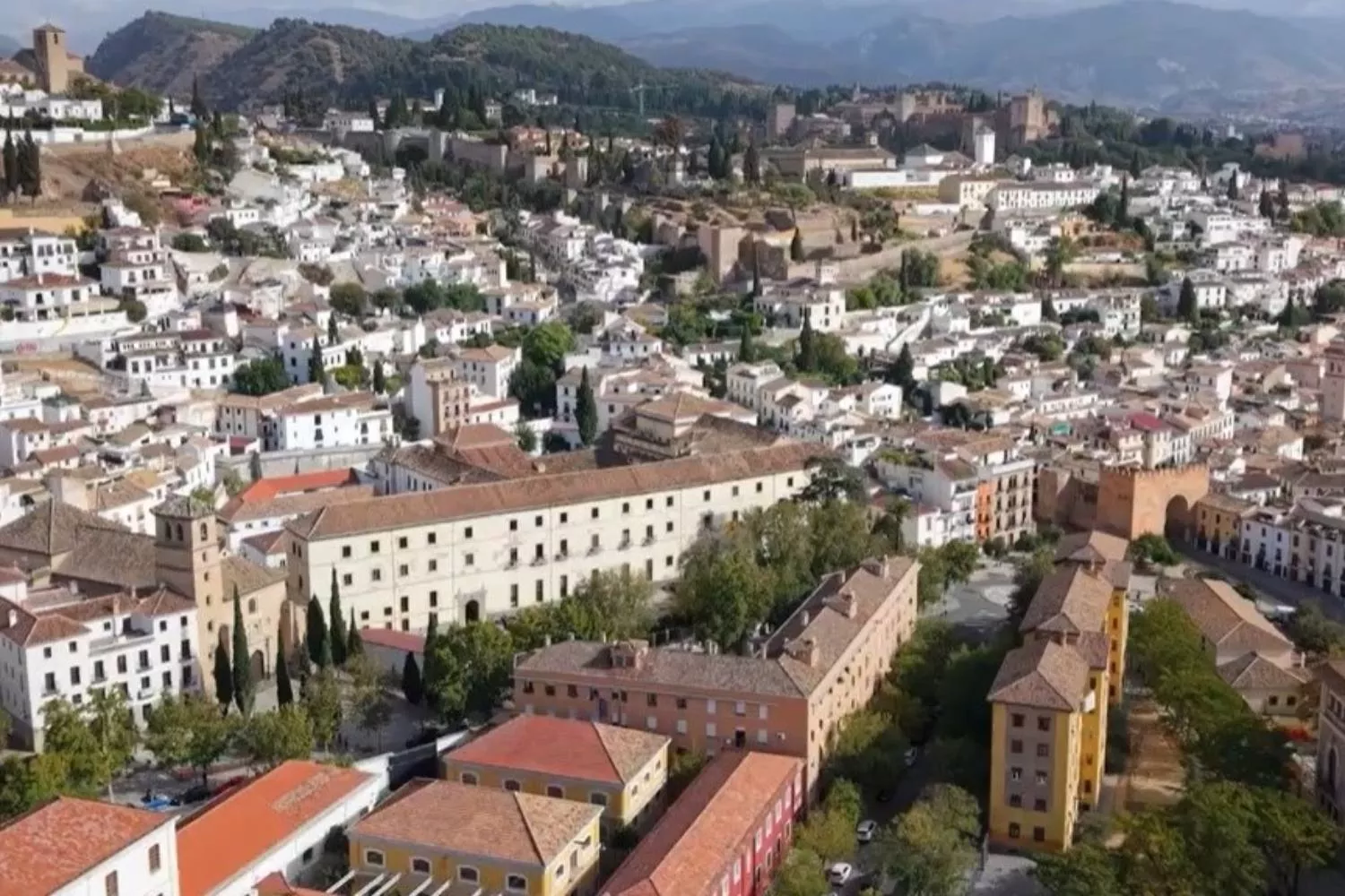 Campaña 'Granada, imparable' promovida por la Federación provincial de Hostelería y Turismo de Granada / EP