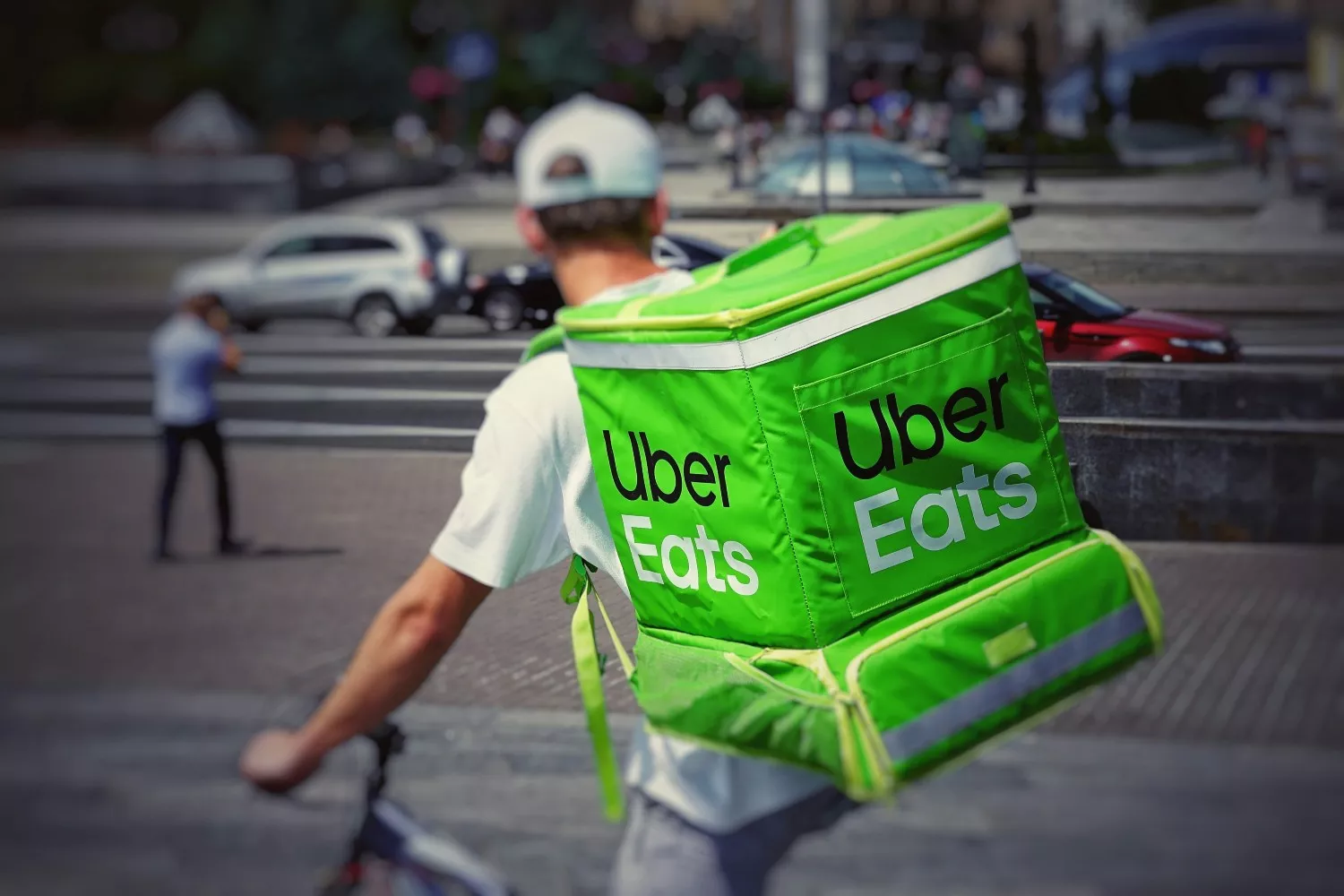 Un repartidor de Uber Eats / UNSPLASH