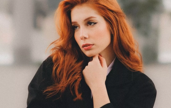 Una chica pelirroja/ CANVA Una chica pelirroja/ CANVA