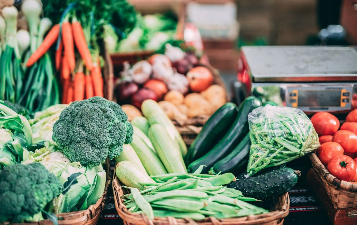 Varias verduras, un alimento que, por su contenido en fibra, puede ayudar a combatir el cáncer / UNSPLASH