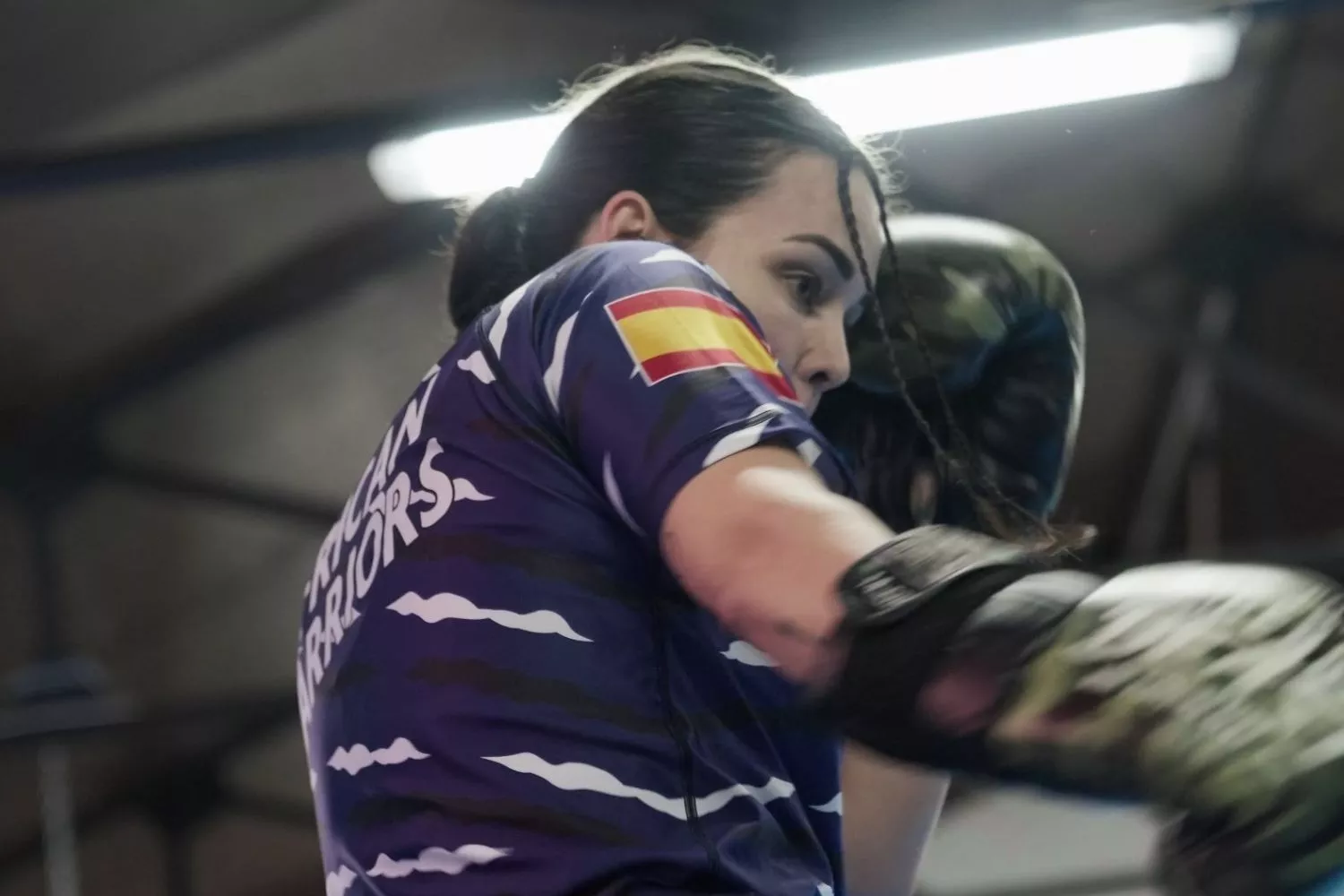 Una mujer entrena en el gimnasio Grappling Ceuta / CEDIDA