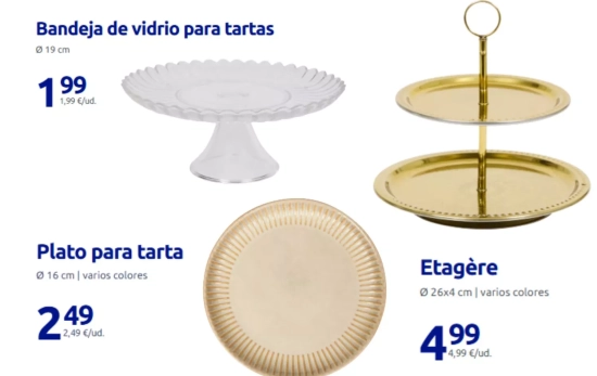 Fuente, etagère y plato dorado/ ACTION Fuente, etagère y plato dorado/ ACTION