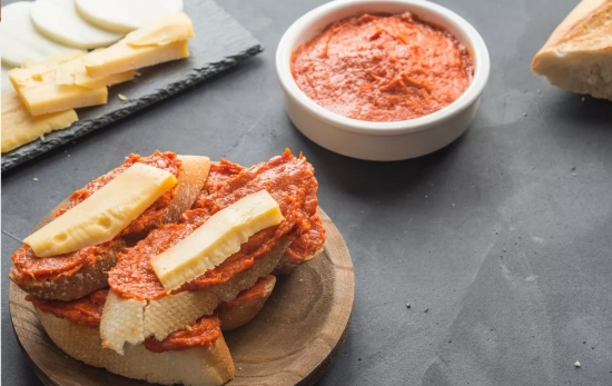 Sobrasada con queso/ CANVA Sobrasada con queso/ CANVA
