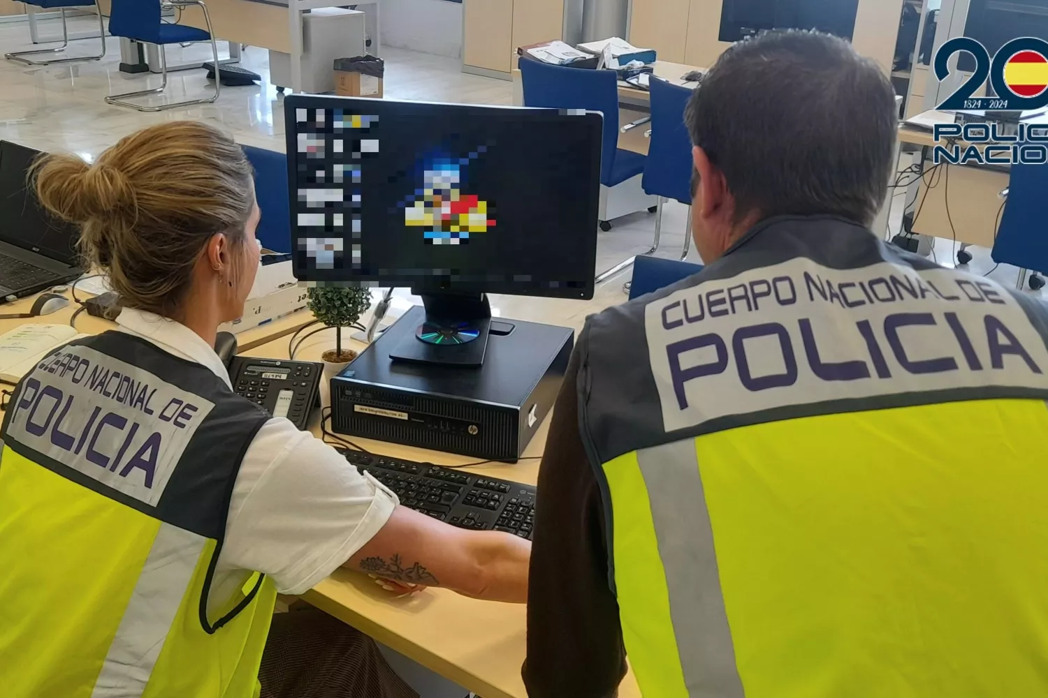 Agentes de la Policía Nacional   POLICÍA NACIONAL   EP