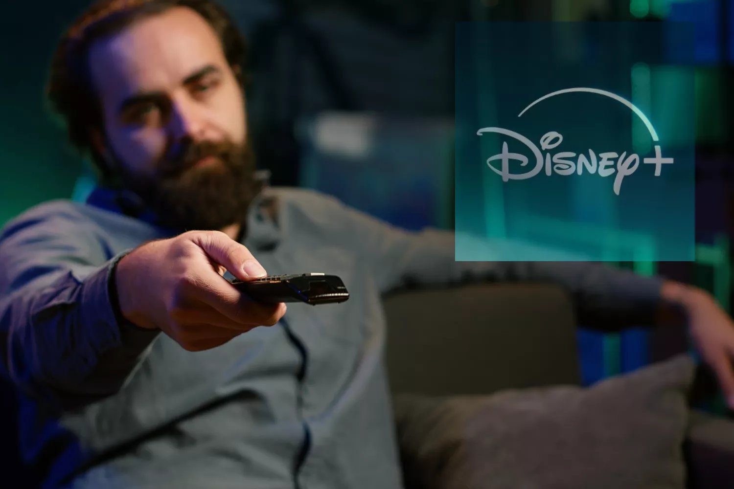 Un cliente de Disney + / FOTOMONTAJE