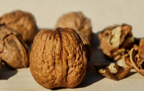 Varias nueces sobre una mesa / PIXABAY Varias nueces sobre una mesa / PIXABAY