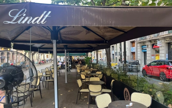 La terraza de Lindt, hace unas semanas, a las seis de la tarde / ANA CARRASCO La terraza de Lindt, hace unas semanas, a las seis de la tarde / ANA CARRASCO