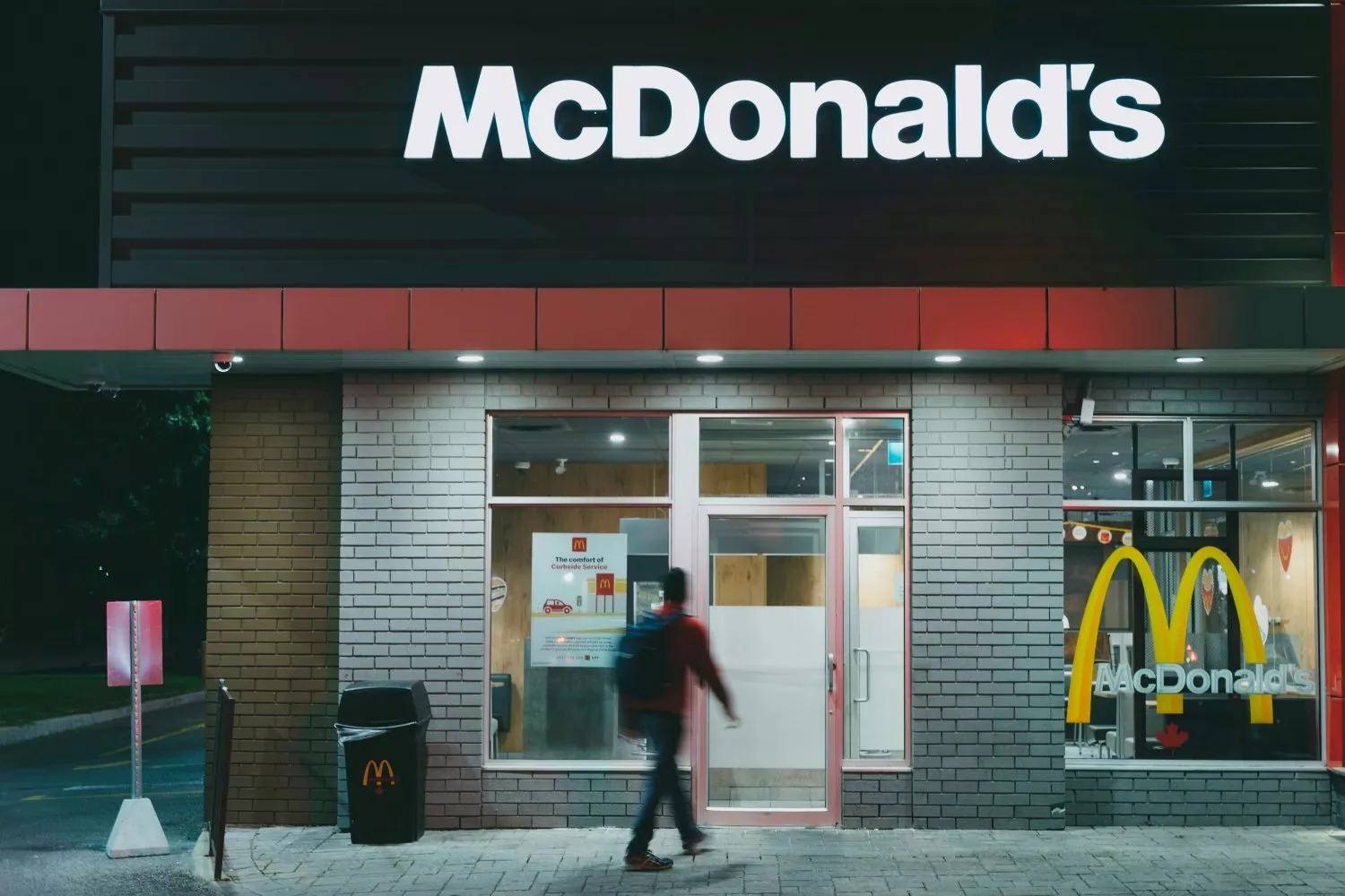 Un restaurante de McDonald's / UNSPLASH 