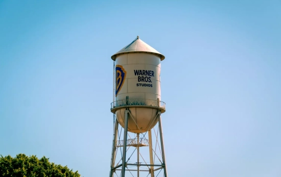 Logo de Warner Bros en Hollywood / UNSPLASH Logo de Warner Bros en Hollywood / UNSPLASH