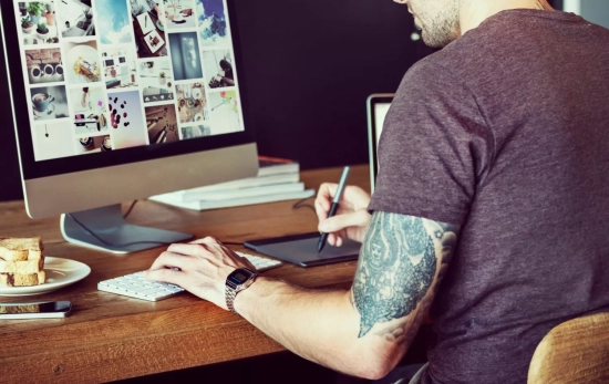 Un diseñador / MAGNIFIC - rawpixel.com Un diseñador / MAGNIFIC - rawpixel.com