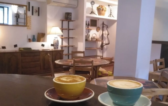 Una vista del espacio / COTÉ CAFE Una vista del espacio / COTÉ CAFE