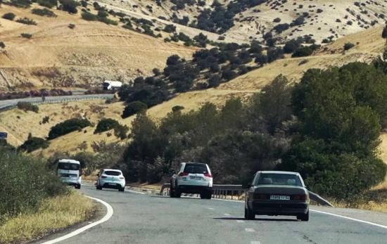 Coches por la carretera / PEXELS