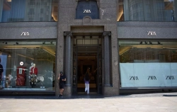 Giro inédito en Zara: el gigante de Inditex vende zapatillas Vans