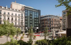 Cierra el hotel Room Mate Óscar de Madrid y subasta su mobiliario