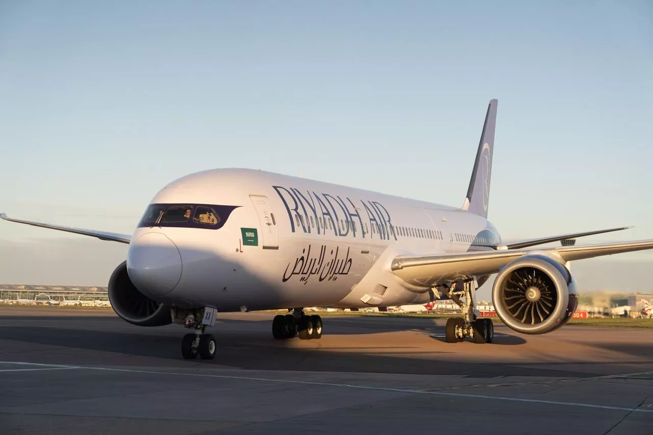 Avión de la aerolínea / RIYADH - X