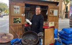 Walter, el castañero de Sarrià: "Los vecinos me piden que suba el precio y les digo que no"