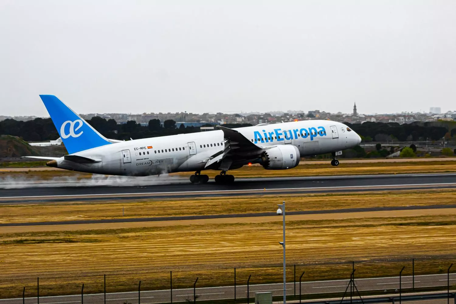 Un avión de Air Europa   UNSPLASH
