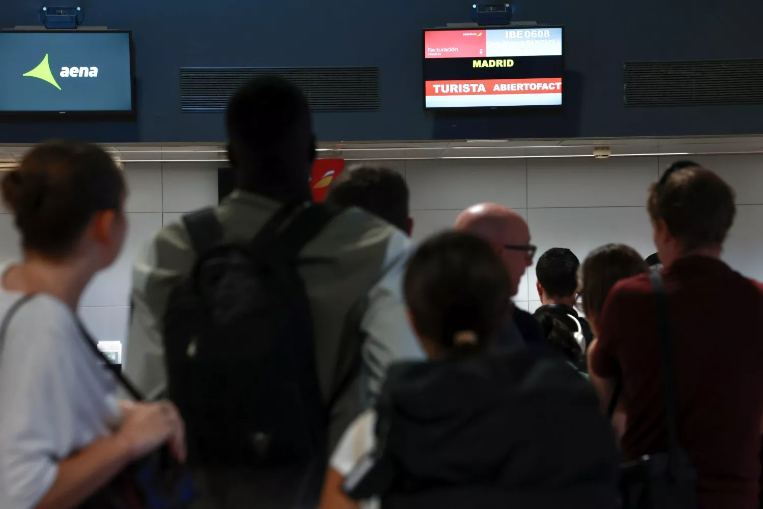 Pasajeros en el aeropuerto de Sevilla tras el accidente ferroviario de Urda (Toledo) / Rocío Ruz - EP Pasajeros en el aeropuerto de Sevilla tras el accidente ferroviario de Urda (Toledo) / Rocío Ruz - EP