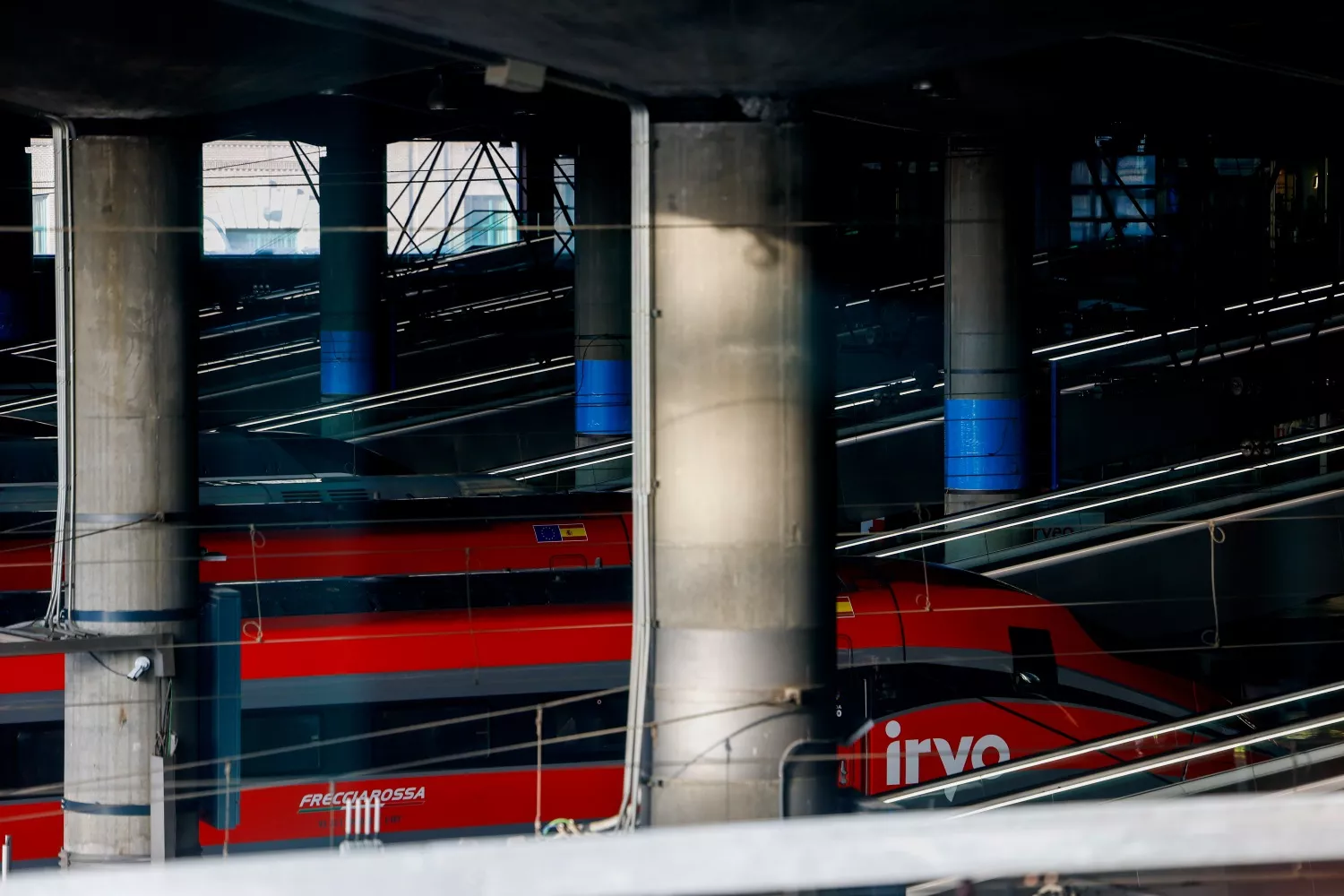 Un tren Iryo en la estación de Atocha / Javier Lizon - EFE