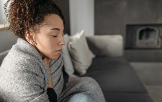 Una chica con malestar / PEXELS Una chica con malestar / PEXELS