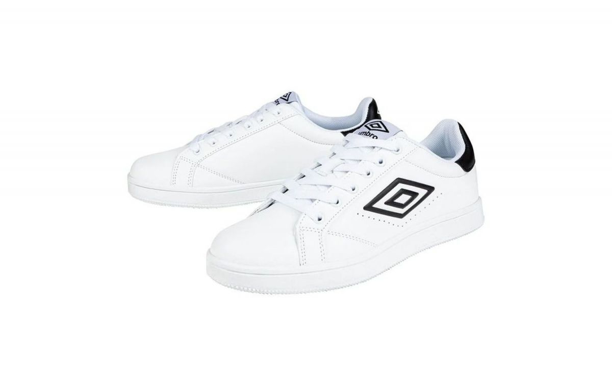 Las zapatillas blancas de la marca Umbro que se venden en el supermercado alemán / LIDL