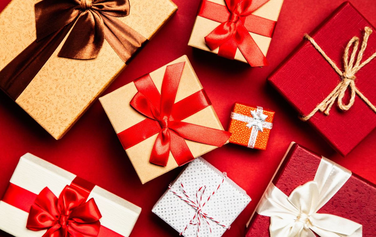 Cajas de regalos de diferentes tamaños / PEXELS