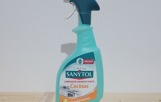 Limpiador desinfectante para cocinas en spray de Sanytol / CG Limpiador desinfectante para cocinas en spray de Sanytol / CG