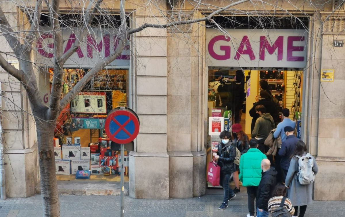 Una tienda Game de videojuegos en Barcelona / CG