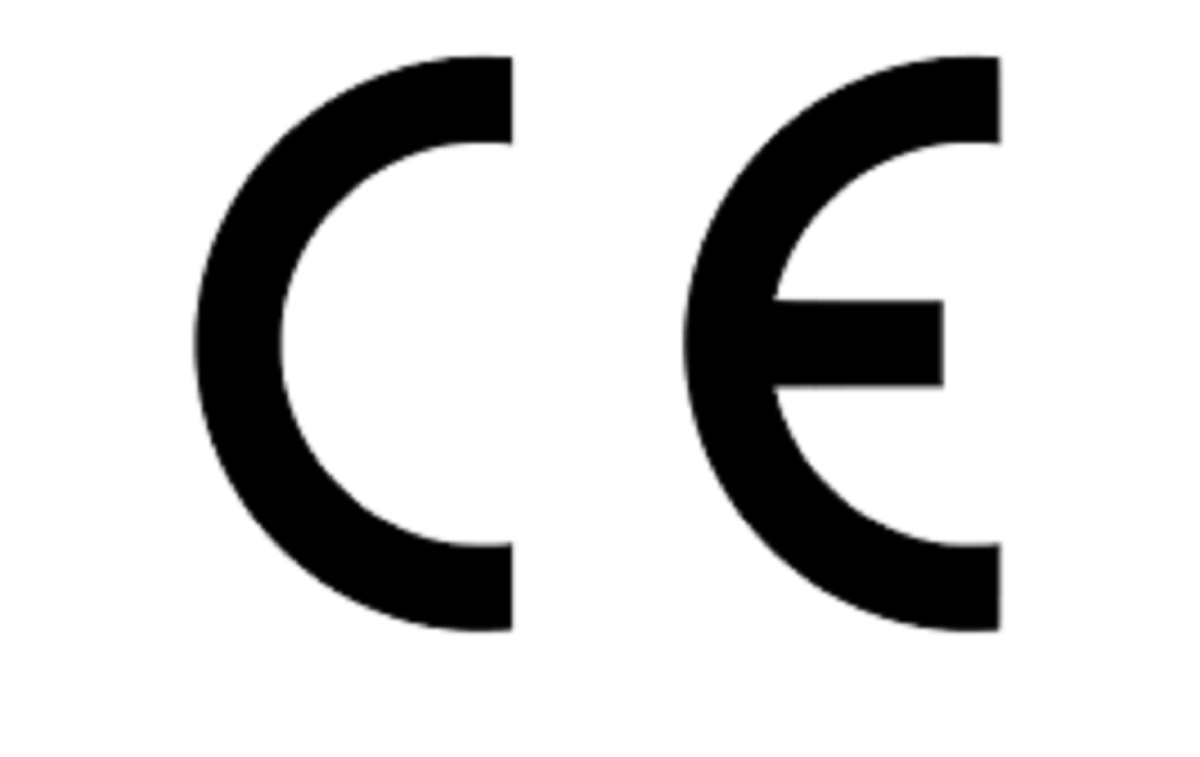 Símbolo de Conformidad Europea presente en los teléfonos móviles europeos / Public Domain Vectors