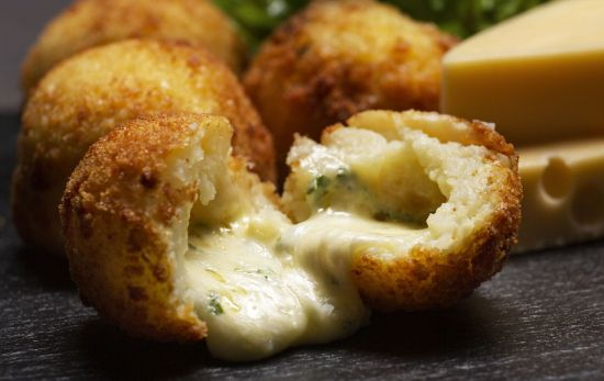 Una croqueta de queso Cabrales / FREEPIK Una croqueta de queso Cabrales / FREEPIK