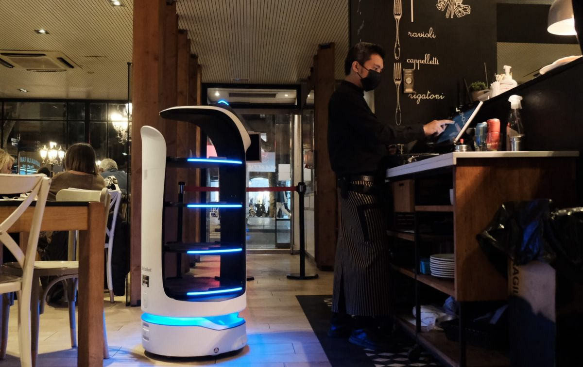 Así es Bellabot, el robot camarero del restaurante La Poma / CG
