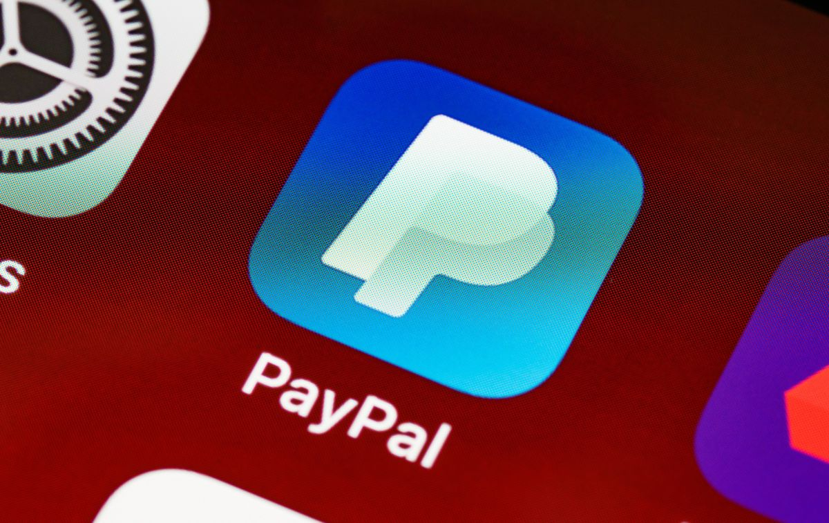 App de PayPal en un teléfono móvil / PEXELS