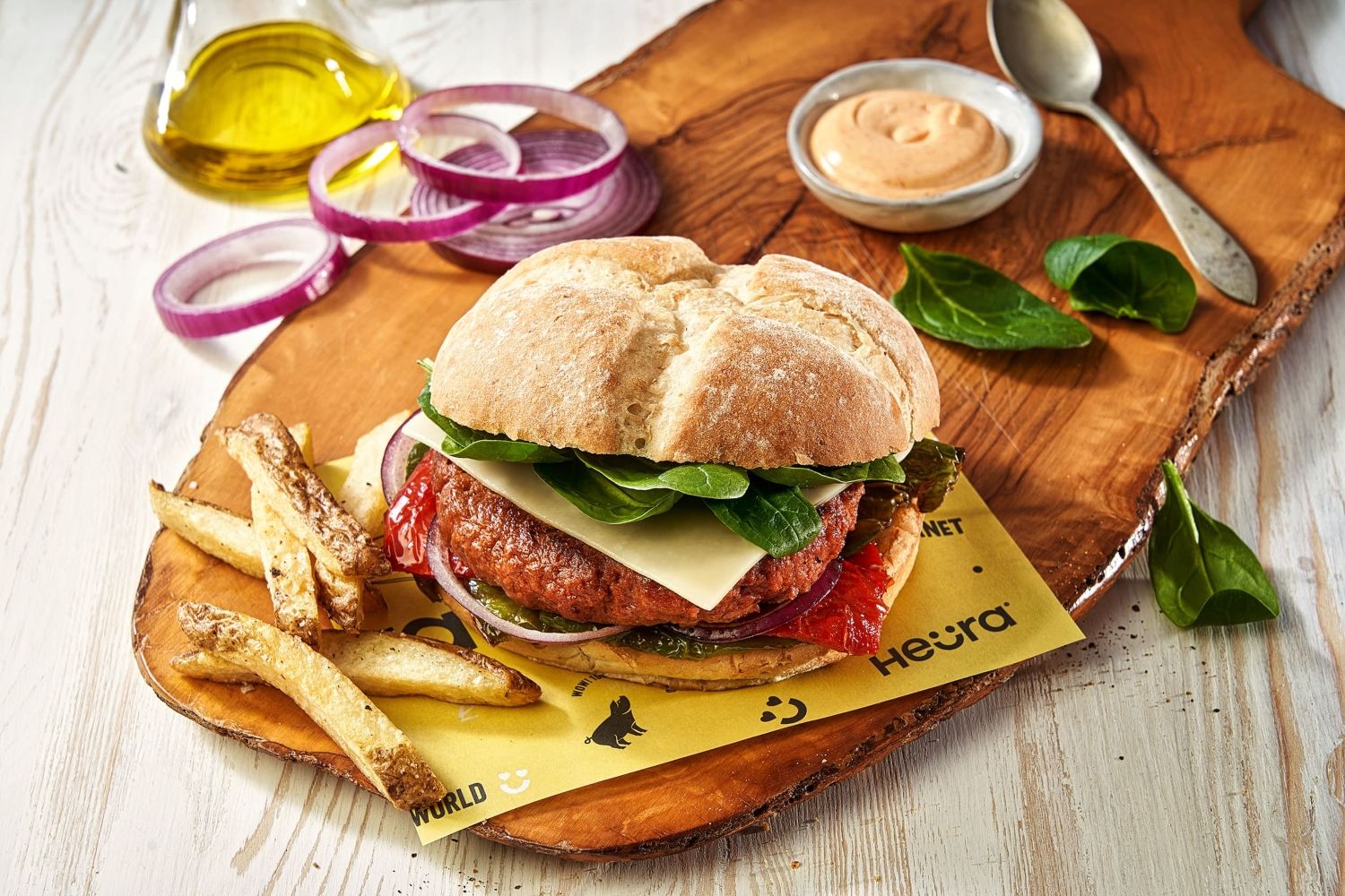 La hamburguesa de chorizo vegana de Heura / HEURA La hamburguesa de chorizo vegana de Heura / HEURA