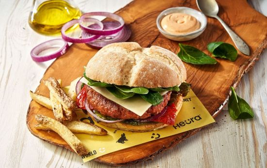 La hamburguesa de chorizo vegana de Heura / HEURA La hamburguesa de chorizo vegana de Heura / HEURA