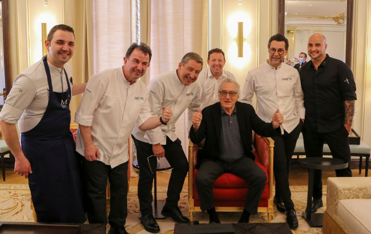Robert de Niro con varios chefs españoles / EFE/ MADRID FUSIÓN